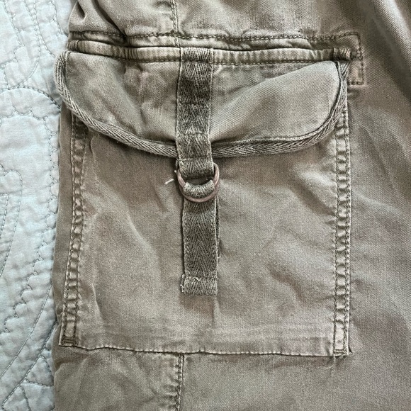 American Eagle Outfitters Olive Stretch Cargo Pants - Picture 3 of 4